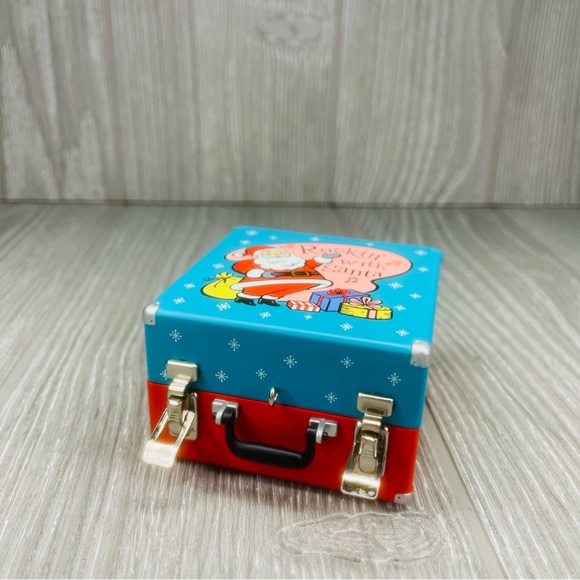 Vintage 2005Hallmark  "Rockin' With Santa" Christmas Ornament record player rare - Picture 8 of 11